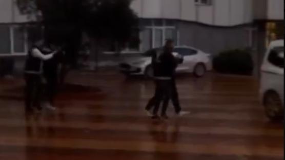 Beykoz'da 4 otobüs durağına zarar veren 2 kişi yakalandı