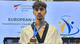 Emir Perçin bronz madalyanın sahibi oldu