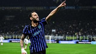 Hakan Çalhanoğlu için yoğun mesai