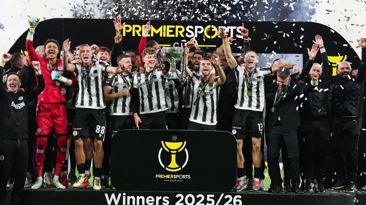 �sko�ya'da kupan�n sahibi St. Mirren