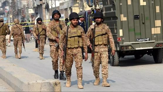 Pakistan'dan 2 farklı operasyon: 13 militan etkisiz hale getirildi