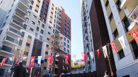 Bakanl�k, �stanbul'u d�n��t�r�yor! Yeni Mahalle Evleri Projesi'nde anahtarlar sahiplerine verildi