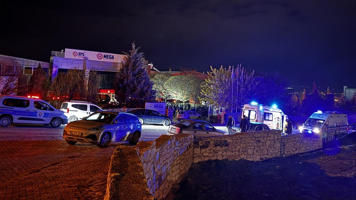 Fabrika yangınında 16 işçi dumandan etkilendi