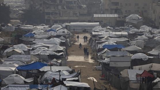 Gazze'de insani kriz: Çadırlar sular altında kaldı