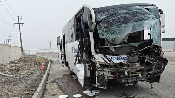 Kayseri'de korkunç kaza: 22 kişi yaralandı