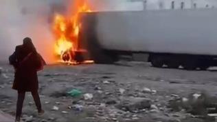 'Abla size bir şey olmaz' dedi tır patladı