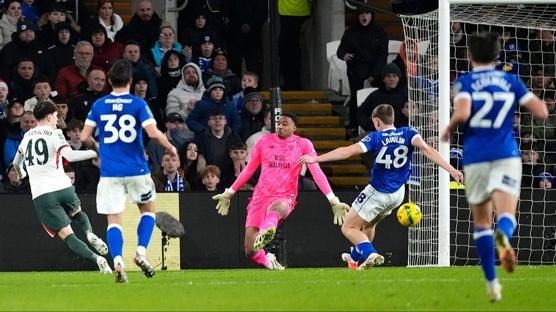 Chelsea, Lig Kupası'nda yarı finale yükseldi