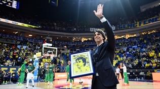 Fenerbah�e, �brahim Kutluay'� onurland�rd�