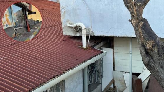 G�n a�ar�nca ortaya ��kt�! Sar�yer'de kayarak yan yatan bina korkutuyor