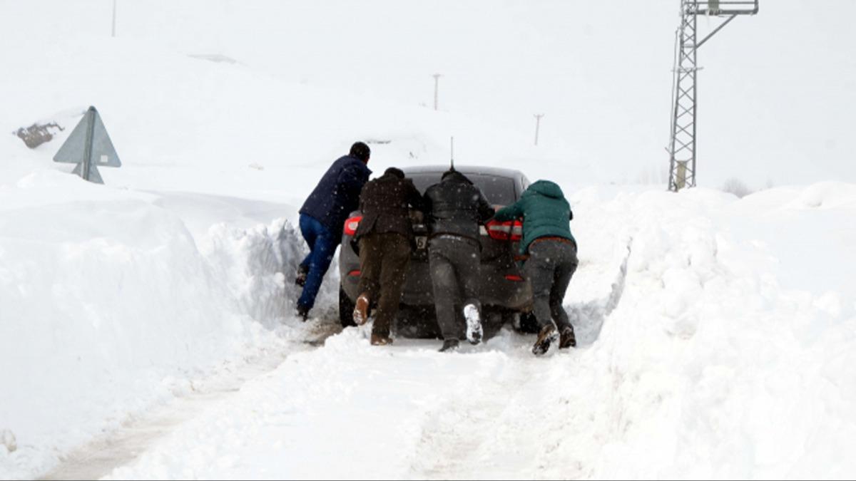 �ki ilde kar ya���� ula��m� vurdu: 70 yerle�im yolu kapand�