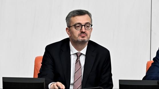 İletişim Başkanı Duran, parlamento muhabirlerini ziyaret etti