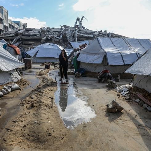 Katil �srail'in hedefindeki kurum! Hamas'tan son karara 'tehlikeli t�rman��' tepkisi