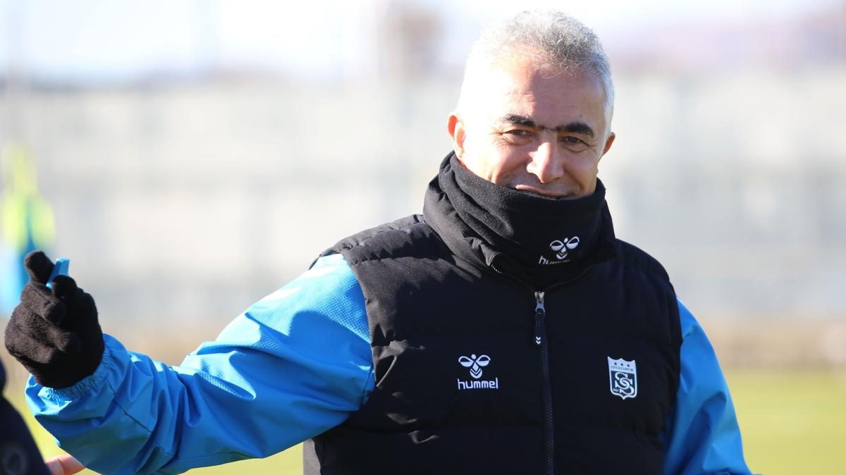 Mehmet Alt�parmak: Transfer dedikodular�na inanmay�n