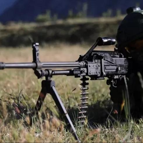 Sahada yeni g�� �arpan�: Yerli makineli t�fek NATO standartlar�n� a�t�