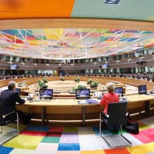 AB'den savunma alan�nda yeni ad�m! Fon kurallar� de�i�iyor