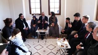 Asrın felaketinin yaraları sarılıyor: Vali Yavuz'dan depremzedelere ziyaret
