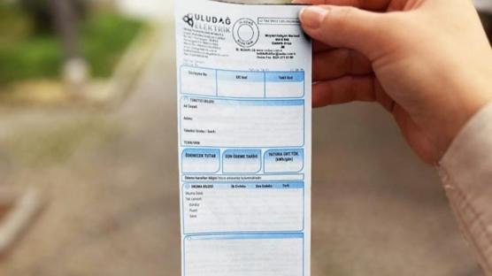 Bursa'da �rnek dayan��ma! Hay�rsever i� insan� binden fazla abonenin elektrik faturas�n� �dedi