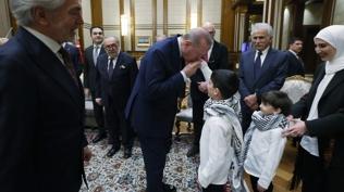 Cumhurbaşkanı Erdoğan, Gazze'de görev yapan Foto Muhabir Ali Jadallah'ın eşi ve çocuklarını kabul etti