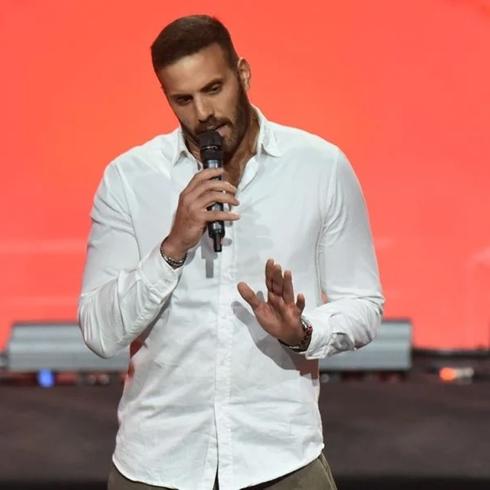 Gazeteciyi darbeden Yunan milletvekili i�in karar