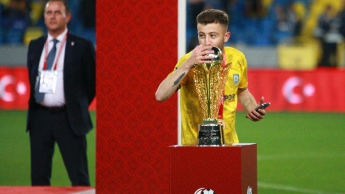 İzmit'te silahlı çatışma! Profesyonel futbolcu entübe edildi