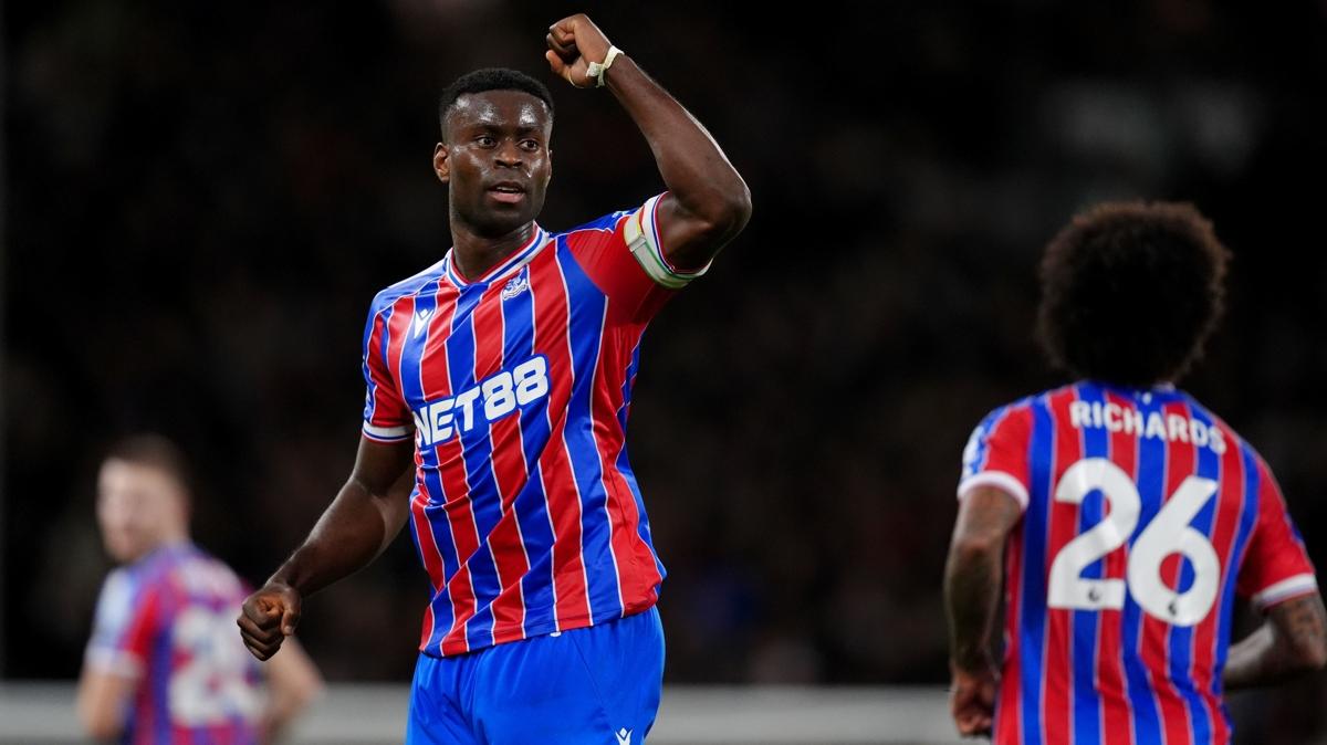 Oliver Glasner'den Marc Guehi'nin gelece�i hakk�nda a��klama