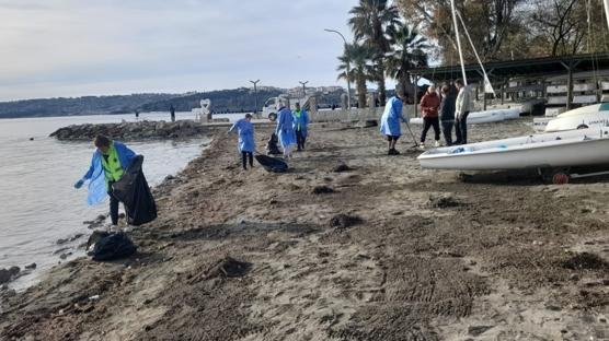 Sinop sahilinde g�r�len kirlilik Ankara'ya ta��nd�