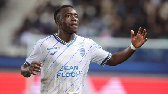 3 b�y�kler pe�inde!