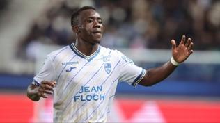 3 b�y�kler pe�inde!