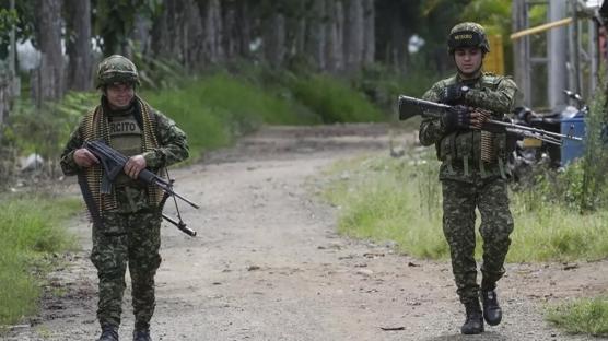 Kolombiya'da silahl� sald�r�: 6 �l�, 31 yaral�