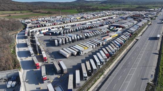 Kom�udaki grev s�n�r kap�lar�n� t�kad�