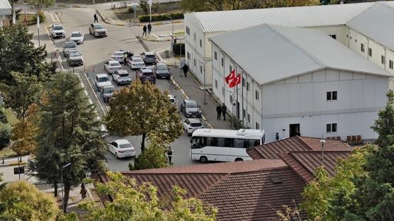 Ezgi Ey�bo�lu dahil 8 isme g�zalt�