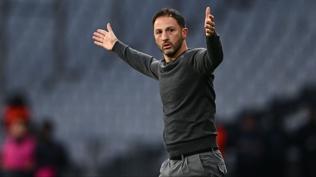 Fenerbah�e'de iki zorunlu de�i�iklik