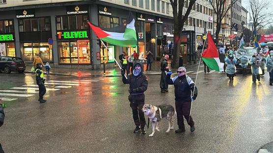 �sve�'te soyk�r�mc� �srail protesto edildi