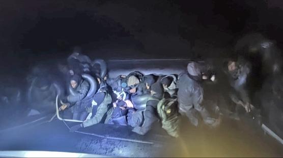 �zmir a��klar�nda d�zensiz g��men operasyonu: Onlarca ki�i yakaland�