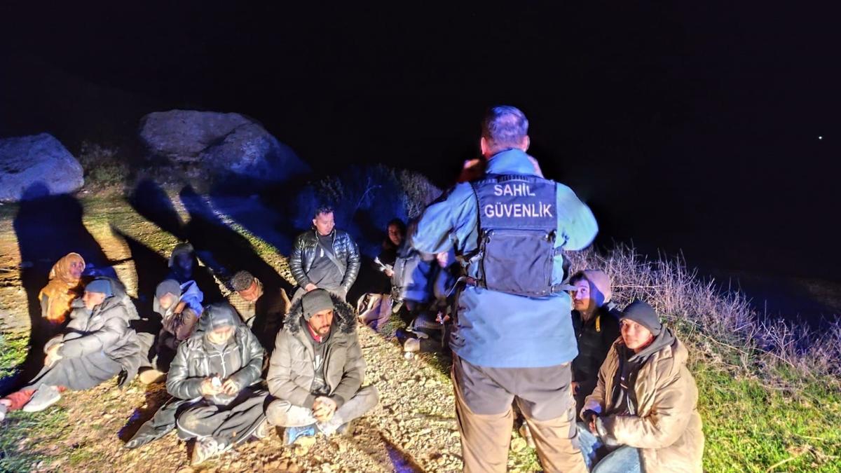 �zmir'de g��men ka�ak��l��� operasyonu: 3 ��pheli g�zalt�nda