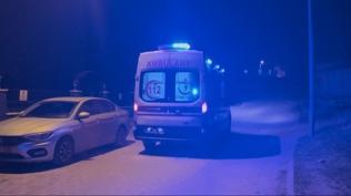 �lmeden mezara g�meceklerdi: Gen� kad�n� camdan d��t� sand�lar