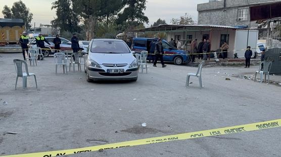 Adana'da silahl� kavga: 1 can kayb�