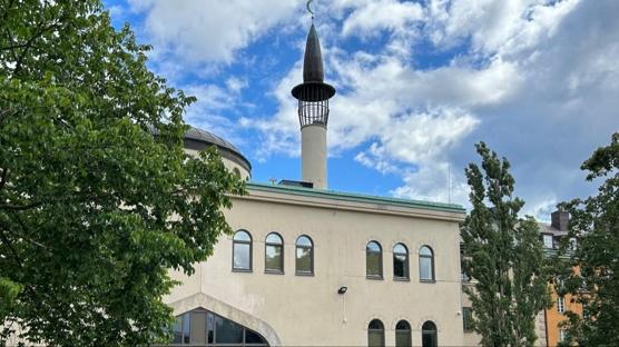 �sve�'te �slam d��manl���: Kur'an-� Kerim'e kur�unlu sald�r�