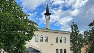 �sve�'te �slam d��manl���: Kur'an-� Kerim'e kur�unlu sald�r�