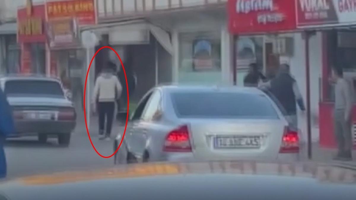 K�z�n�n yan�nda kar�s�n� katletti: Elini kolunu sallayarak uzakla�t�