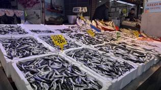 Tezgahlar doldu: Bal�k��lar�n y�z� g�ld�