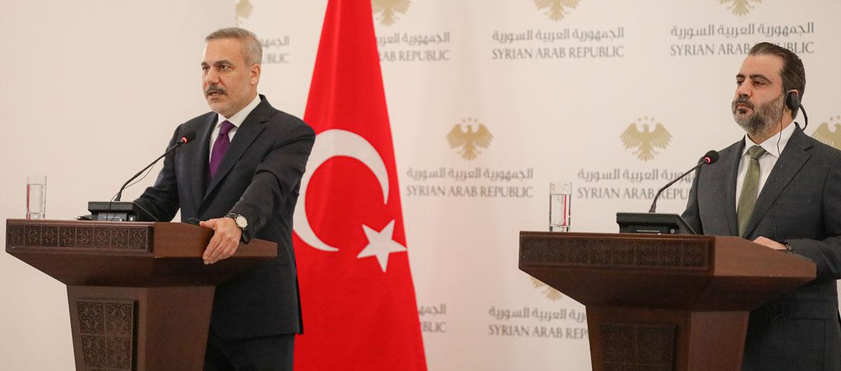 Ankara'dan �am'a kritik ziyaret! Bakan Fidan: SDG, Suriye'ye entegre olmal�