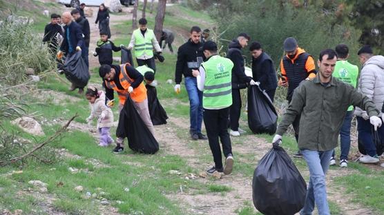 ��pleri belediye de�il vatanda� topluyor