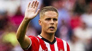 Joey Veerman tamam s�ra PSV'de