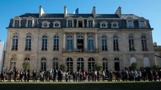 Elysee saray�nda h�rs�zl�k