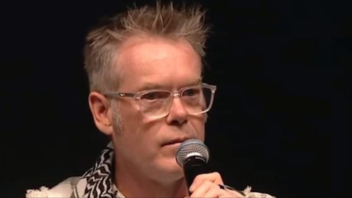 �slam'� se�en aktivistten Kur'an-� Kerim vurgusu: Herkesin M�sl�man olmamas�na �a��r�yorsunuz