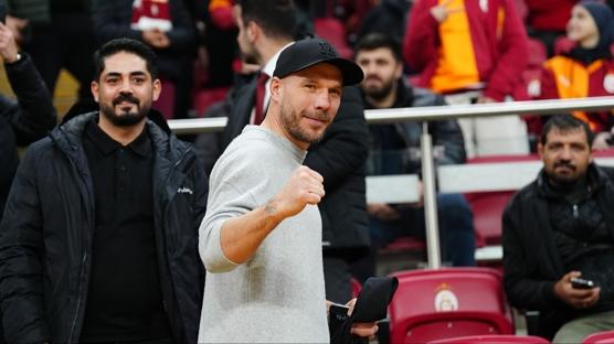 Lukas Podolski: Bu sevgiyi tattığım için çok mutluyum