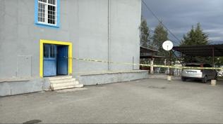 12 ya��ndaki ��renci, m�d�r� t�fekle vurdu