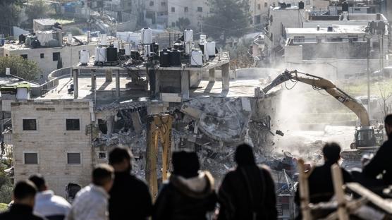 Soyk�r�mc� �srail bu kez de evlere sald�rd�: Y�zlerce Filistinli evsiz kald�