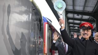 Bakan Uralo�lu'ndan onlarca ��renciye m�jde